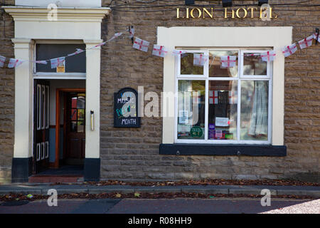 The Lion Hotel, Blackburn. Una vecchia casa pubblica in pietra marrone. Foto Stock