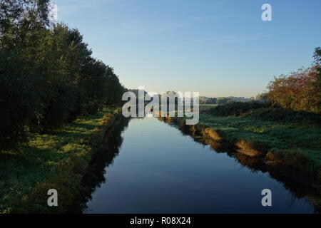 Si avvicina il fiume vicino oedt in autunno Foto Stock