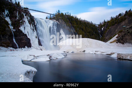 Montmorency cascate di acqua congelata in inverno Québec Canada Foto Stock