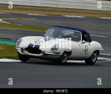 Sam Hancock, Gregor Fisken, Jaguar E-Type, Royal Automobile Club Tourist Trophy, vetture storiche pre 63 GT Silverstone Classic, luglio 2018, Silverstone, Foto Stock