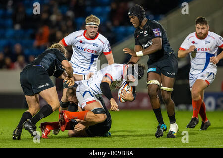 AJ Bell Stadium, Salford, Regno Unito. 2° Nov, 2018. Premiership Rugby Cup, vendita contro i Saraceni; Andrei Ostrikov di vendita gli squali è affrontato Credito: Azione Sport Plus/Alamy Live News Foto Stock