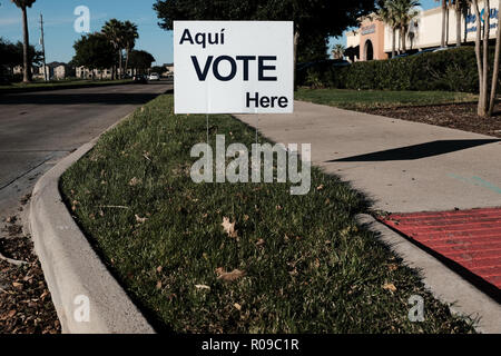 Texas, Stati Uniti d'America. 02Nov, 2018. Voto qui segno al di fuori della stazione di votazione per Novembre 6, 2018 elezione generale Credito: michelmond/Alamy Live News Credito: michelmond/Alamy Live News Foto Stock