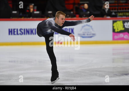 Helsinki, Finlandia. 03 Nov, 2018. Alexei Krasonozhon (USA) durante in uomini breve programma del GP ISU di Pattinaggio di Figura Helsinki 2018 a Helsinki sala ghiaccio (Helsingin Jaahalli) Sabato, 03 novembre 2018. HELSINKI . (Solo uso editoriale, è richiesta una licenza per uso commerciale. Nessun uso in scommesse, giochi o un singolo giocatore/club/league pubblicazioni.) Credito: Taka Wu/Alamy Live News Foto Stock