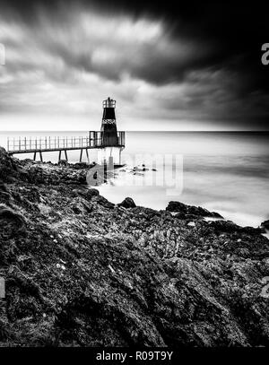 Il punto di batteria sulla costa della Severn Estuary a Portishead North Somerset. Il sito originale di un Elizabethan torre di guardia, ora utilizzato per la navigazione Foto Stock