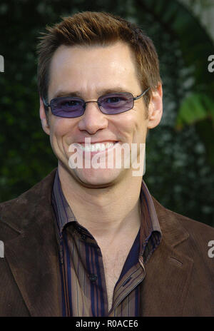 Jim Carrey arrivando in Lemony Snicket una serie di sfortunati eventi Premiere al Arclight Theatre di Los Angeles. Dicembre 12, 2004.CarreyJim087 Red Carpet Event, verticale, STATI UNITI D'AMERICA, industria cinematografica, celebrità, fotografia, Bestof, arte cultura e intrattenimento, Topix celebrità moda / Verticale, meglio di, evento nella vita di Hollywood - California, moquette rossa e dietro le quinte, USA, industria cinematografica, celebrità, movie celebrità, personaggi televisivi, musica celebrità, fotografia, Bestof, arte cultura e intrattenimento, Topix, headshot, verticale, una persona, dall'anno , 2004, inchiesta tsuni@ Foto Stock