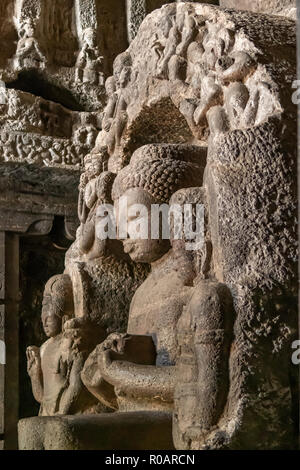 Buddha in Vishvakarma, cave 10, Grotte di Ellora, nei pressi di Aurangabad, Maharashtra, India Foto Stock