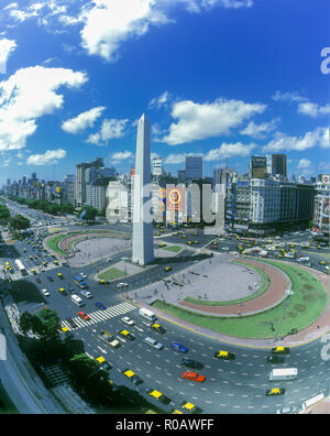 1997 obelisco storico AVENIDA NUEVE DE JULIO A PLAZA DE LA REPUBLICA BUENOS AIRES ARGENTINA Foto Stock