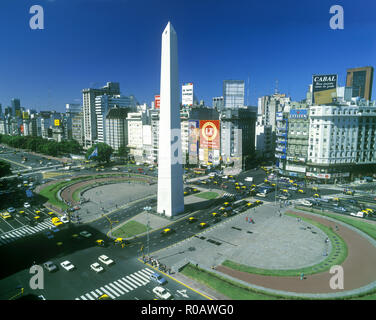 1997 obelisco storico AVENIDA NUEVE DE JULIO A PLAZA DE LA REPUBLICA BUENOS AIRES ARGENTINA Foto Stock
