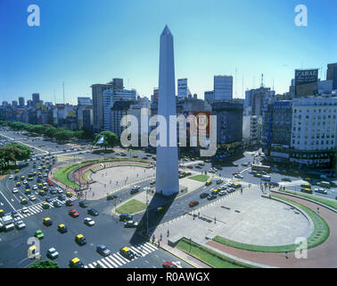 1997 obelisco storico AVENIDA NUEVE DE JULIO A PLAZA DE LA REPUBLICA BUENOS AIRES ARGENTINA Foto Stock