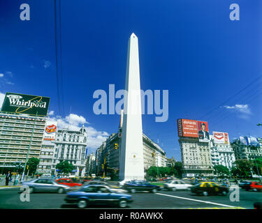 1997 obelisco storico AVENIDA NUEVE DE JULIO A PLAZA DE LA REPUBLICA BUENOS AIRES ARGENTINA Foto Stock