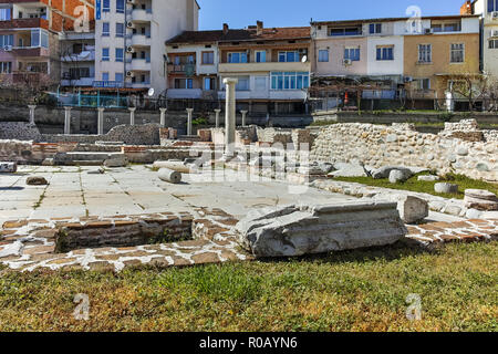 SANDANSKI, BULGARIA - Aprile 4, 2018: Rovine dell inizio del complesso cristiano nella città di Sandanski, Bulgaria Foto Stock