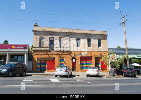 Daylesford, Australia: Marzo 23, 2018: Daylesford è una piccola cittadina a ovest di Melbourne. Si tratta di una popolare attrazione turistica con pittoreschi edifici. Foto Stock