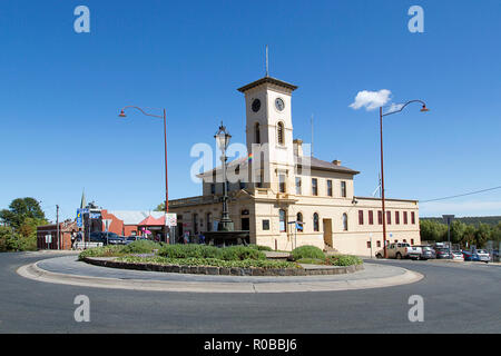 Daylesford, Australia: Marzo 23, 2018: Post Office Building in Daylesford - una piccola città a nord-ovest di Melbourne. Strada principale rotonda. Foto Stock