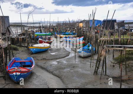 Carrasqueira, Portogallo - 28 Novembre 2009: vista del Dock Palafitic di Carrasqueira, vicino comporta, in Portogallo, dell'Europa. Foto Stock