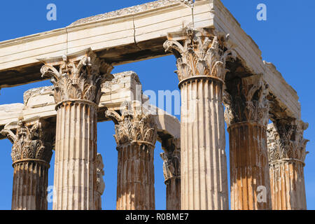 Dettaglio di ordine corinzio decorate i pilastri del Tempio di Zeus Olimpio ad Atene, Grecia Foto Stock