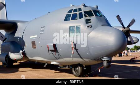 US Air Force HC-130P/N contro il re in mostra statica al 2018 Royal International Air Tattoo Foto Stock