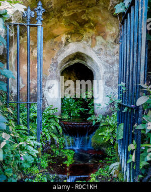 Il cristallo ben al di sotto della casa Benrig, Maxton sulle rive del fiume Tweed. Foto Stock