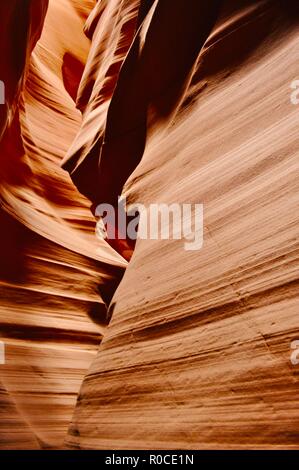 Orange trippy formazioni rocciose,inferiore Antelope Canyon, STATI UNITI D'AMERICA Foto Stock