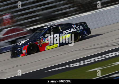 Ft. Vale la pena, Texas, Stati Uniti d'America. 2° Nov, 2018. Alex Bowman (88) prende il via alla pratica per la AAA Texas 500 al Texas Motor Speedway in Ft. Vale la pena, Texas. Credito: Justin R. Noe Asp Inc/ASP/ZUMA filo/Alamy Live News Foto Stock