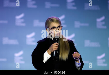 CHERNIVTSI, Ucraina 03 Nov 2018: Yulia Tymoshenko ha iniziato la campagna presidenziale in Chervivtsi, Ucraina. 03 Nov, 2018. Le elezioni presidenziali sono previste essere detenute in Ucraina il 31 marzo 2019 Credit: Denys Kuvaiev/Alamy Live News Foto Stock