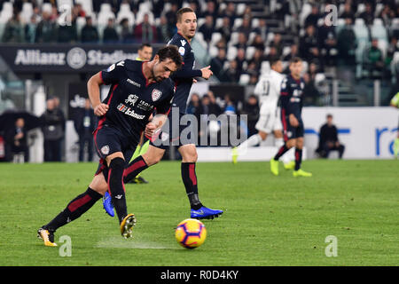 Torino, Italia. 3 Novembre, 2018. Durante la serie di una partita di calcio tra Juventus e Cagliari Calcio presso lo stadio Allianz il 3 novembre, 2018 a Torino, Italia. Credito: FABIO PETROSINO/Alamy Live News Foto Stock