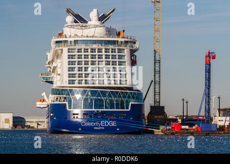 Le paquebot Celebrity Edge, Onu navire gigantesque de 300 mètres de long et 39 m de grande construit par les Chantiers de l'Atlantique​, devrait quitter Foto Stock