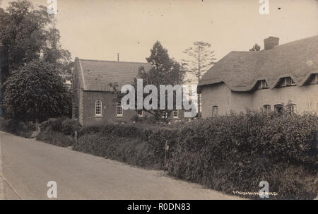 L'annata 1939 Cartoline fotografiche di Manningford Village, Wiltshire, Inghilterra Foto Stock