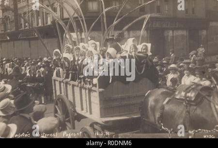 Vintage Cartolina fotografica di Kingston upon Thames Corteo Storico nel 1921. Foto Stock