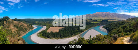 Il pittoresco Rakaia Gorge e Rakaia River sull'Isola del Sud della Nuova Zelanda Foto Stock