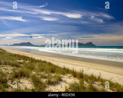 Appartata spiaggia vuota nel Northland e Nuova Zelanda Foto Stock