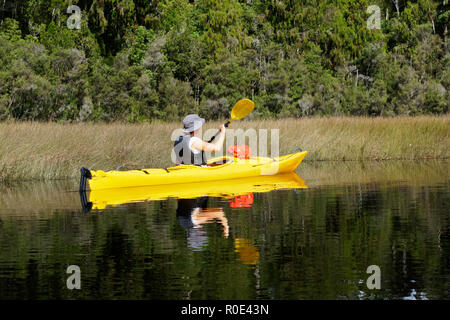 Pacifico avventura in kayak in Nuova Zelanda West Coast Foto Stock