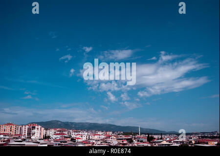 Tipo Altocumulus cielo nuvoloso. Foto Stock