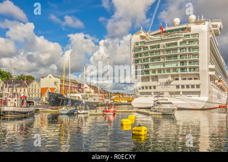 Nave da crociera Azura a Stavanger, Norvegia Foto Stock