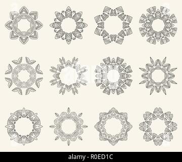 Set di mandala ornati di simboli. Il pattern di circolare. Illustrazione Vettoriale. Simmetrici oggetti astratti isolato su sfondo chiaro. Decorativi etnici Illustrazione Vettoriale