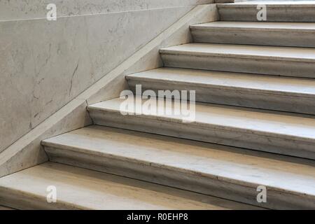 Scale in un edificio Foto Stock