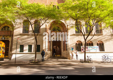 Ingresso al West Side YMCA Hostel, New York City, N.Y.C, N.Y, Stati Uniti d'America, U.S.A. Foto Stock