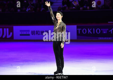 Helsinki, Finlandia. 4 Nov 2018. Il Giappone Yuzuru Hanyu (1in uomini pattinaggio gratuito) durante la cerimonia della vittoria per gli uomini liberi del gioco al ISU Grand Prix di Pattinaggio di figura 2018 Helsinki a Helsinki sala ghiaccio (Helsingin Jaahalli) Domenica, 04 novembre 2018. HELSINKI . (Solo uso editoriale, è richiesta una licenza per uso commerciale. Nessun uso in scommesse, giochi o un singolo giocatore/club/league pubblicazioni.) Credito: Taka Wu/Alamy Live News Foto Stock