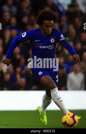 Londra, Regno Unito. 4 Nov 2018. Londra, Regno Unito. 4 Nov 2018. Londra, Regno Unito. 4 Nov 2018. Willian del Chelsea in azione. Premier League, Chelsea v Crystal Palace a Stamford Bridge di Londra di domenica 4 novembre 2018. Questa immagine può essere utilizzata solo per scopi editoriali. Solo uso editoriale, è richiesta una licenza per uso commerciale. Nessun uso in scommesse, giochi o un singolo giocatore/club/league pubblicazioni. pic da Steffan Bowen/ Andrew Orchard fotografia sportiva/Alamy Live news Credito: Andrew Orchard fotografia sportiva/Alamy Live News Foto Stock