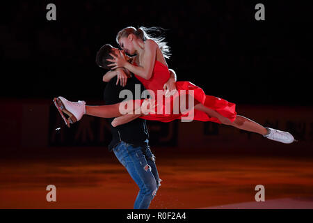 Helsinki, Finlandia. 4 Nov 2018. In Russia la Alexandra Stepanova / Ivan Bukin (nella prima danza su ghiaccio) durante il periodo di esposizioni Gala presso l'ISU Grand Prix di Pattinaggio di figura 2018 Helsinki a Helsinki sala ghiaccio (Helsingin Jaahalli) Domenica, 04 novembre 2018. HELSINKI . (Solo uso editoriale, è richiesta una licenza per uso commerciale. Nessun uso in scommesse, giochi o un singolo giocatore/club/league pubblicazioni.) Credito: Taka Wu/Alamy Live News Foto Stock