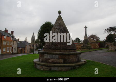 Hallaton Buttercross sul verde del villaggio. La Macmillan modo. Leicestershire. East Midlands. In Inghilterra. Regno Unito Foto Stock