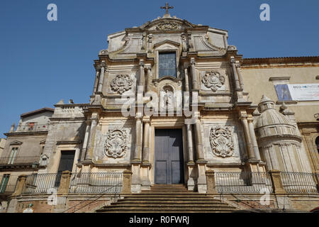 Città di Caltagirone (provincia di Catania), di S. Francesco d'Assisi Facciata chiesa (XIII secolo) Sicilia,Italia Foto Stock
