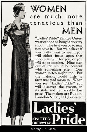 1930s vecchio vintage originale pubblicità pubblicità Ladies orgoglio vestiti a maglia da Rudkin Laundon & Co Ltd di Leicester Inghilterra UK nella rivista inglese circa 1932 Foto Stock