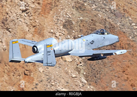 Fairchild A-10C Thunderbolt II volato da US Air Force A10 del team di dimostrazione dal 355FW basato a Davis Monthan AFB nella Valle della Morte durante il 2018 Foto Stock