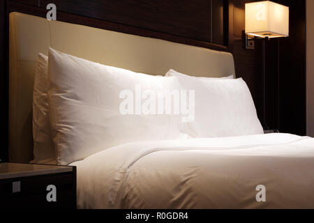 Standard king size camera hotel Foto Stock