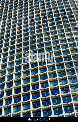Punto centrale alto edificio a Londra, Inghilterra, Regno Unito. 33 piani di torre in stile Brutalist, 1966. Dettaglio Foto Stock