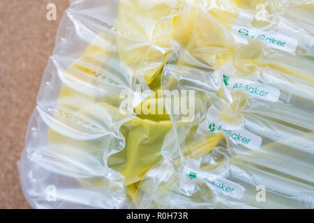 Aria traslucido imballaggio, protezione delle merci e degli imballaggi in plastica Foto Stock