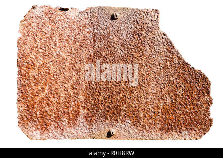 Rusty lamiera piegata con due bulloni isolati su sfondo bianco Foto Stock
