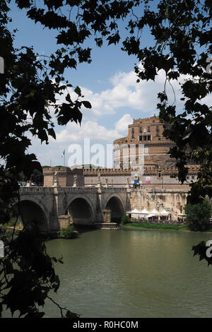 Ponte Sant'Angelo ponte e Castel Sant'Angelo a Roma, Italia Foto Stock