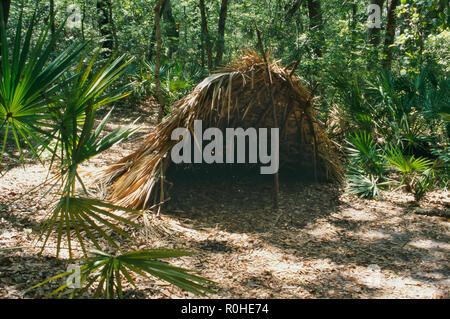 Timucuan nativo shelter (replica), Fort Caroline National Memorial su St John's River, Florida. Fotografia Foto Stock