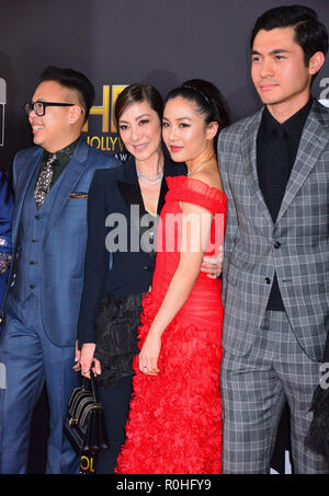 Hollywood, California, USA. 04 Nov, 2018. Nico Santos, Michelle Yeoh, Costanza Wu, Henry Golding 058 assiste la XXII edizione Hollywood Film Awards presso il Beverly Hilton Hotel il 4 novembre 2018 a Beverly Hills, la California. Credito: Tsuni / USA/Alamy Live News Foto Stock